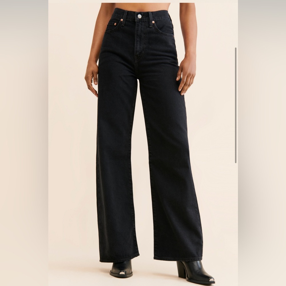 Levi’s Ribcage Wide Leg Women’s Jeans - Size 32